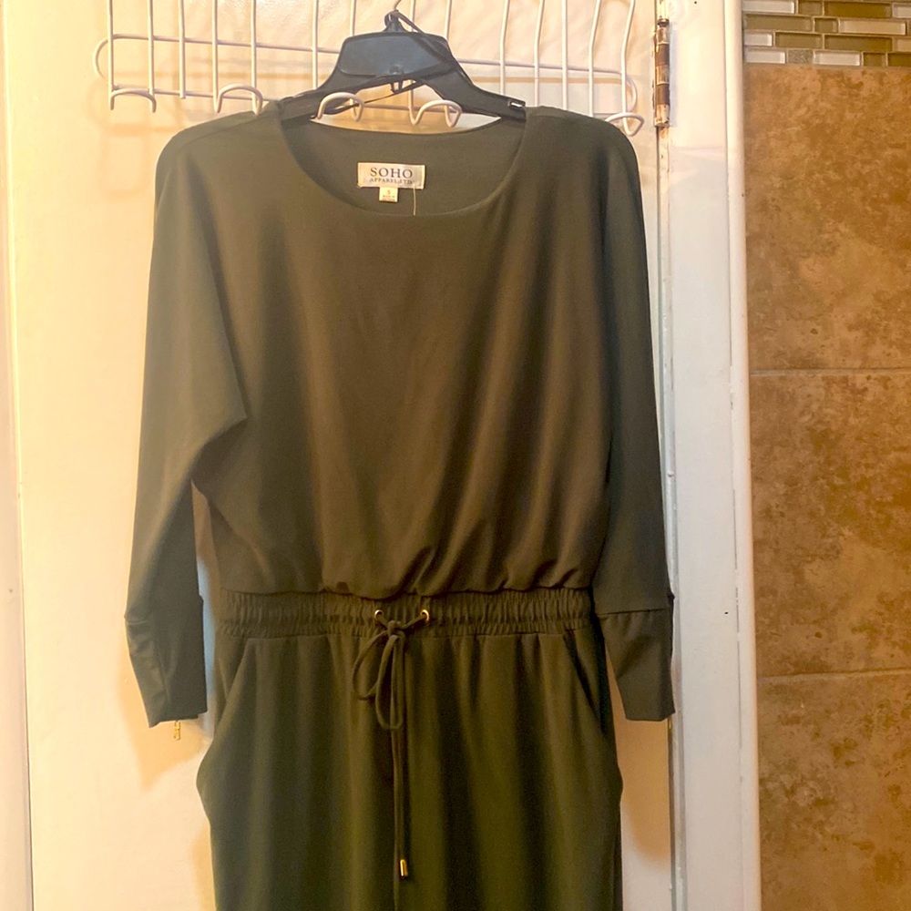 New**New** Holiday Green 💚 Long sleeve dress